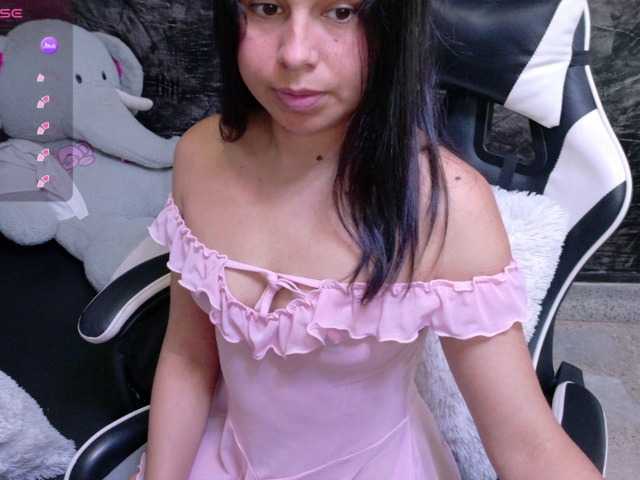 oliviia-love live cam on BongaCams