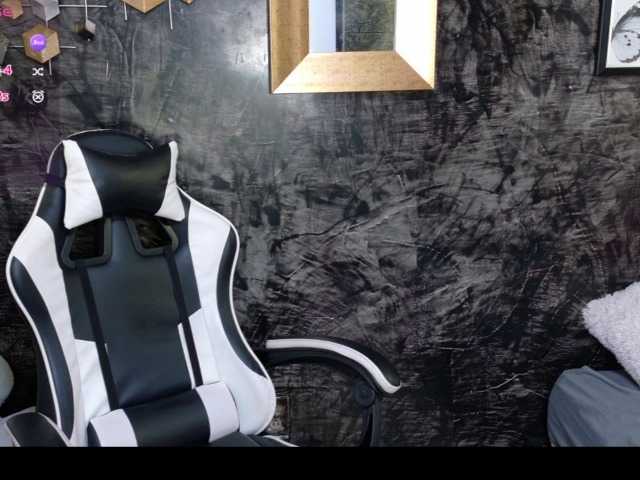 oliviia-love live cam on BongaCams