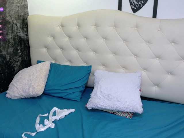 oliviia-love live cam on BongaCams