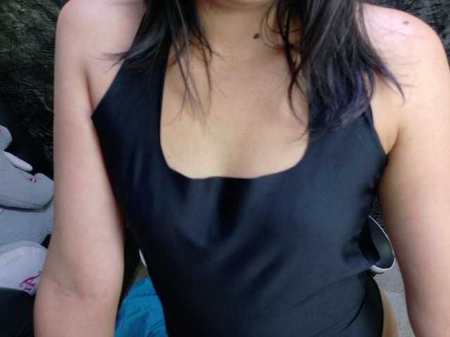 oliviia-love live cam on BongaCams