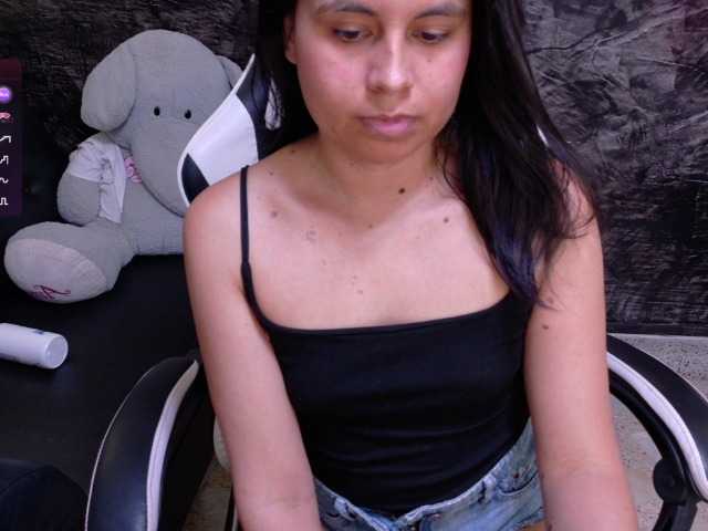 oliviia-love live cam on BongaCams