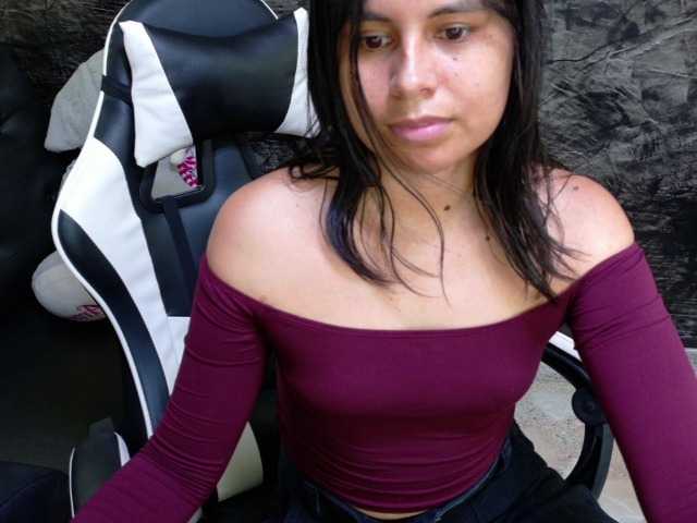 oliviia-love live cam on BongaCams