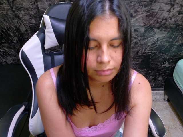 oliviia-love live cam on BongaCams