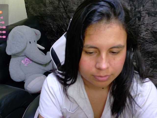 oliviia-love live cam on BongaCams