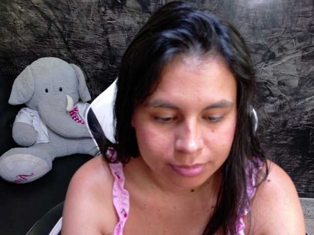 oliviia-love live cam on BongaCams