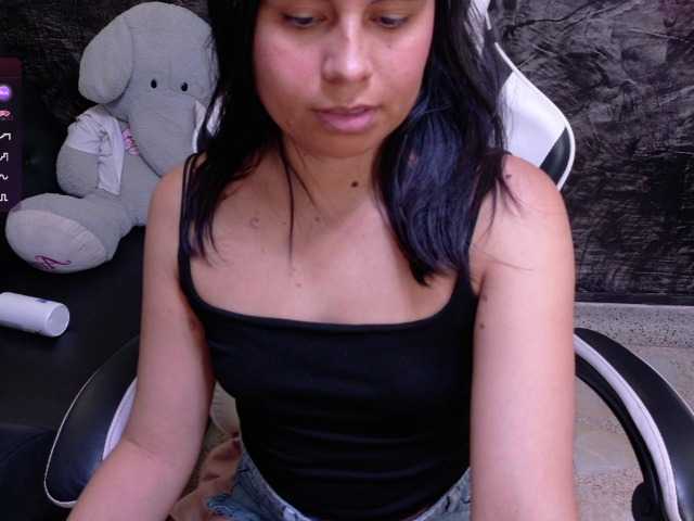 oliviia-love live cam on BongaCams