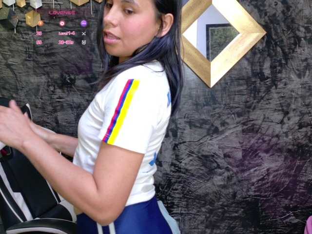 oliviia-love live cam on BongaCams