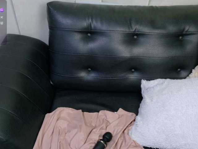 oliviia-love live cam on BongaCams
