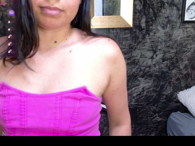 oliviia-love live cam on BongaCams