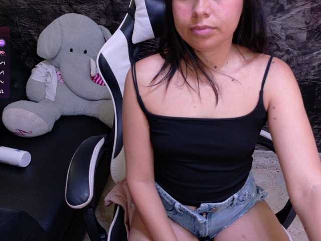 oliviia-love live cam on BongaCams