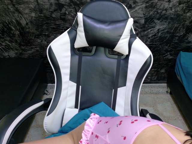 oliviia-love live cam on BongaCams