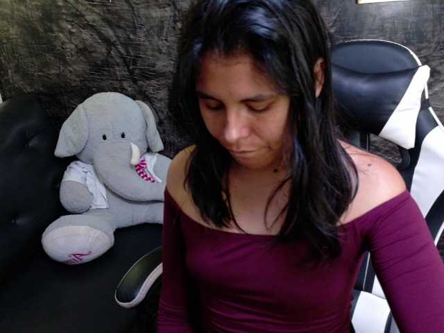 oliviia-love live cam on BongaCams