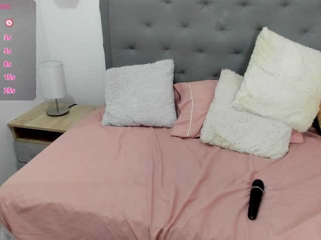 oliviia-love live cam on BongaCams