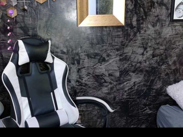 oliviia-love live cam on BongaCams