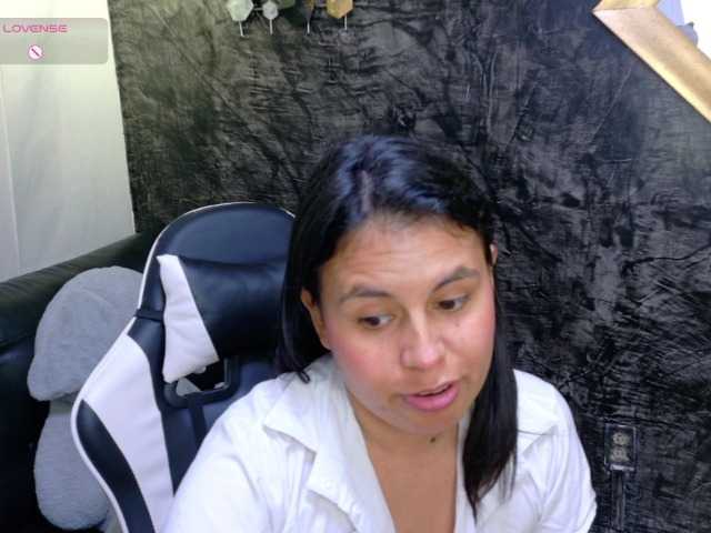 oliviia-love live cam on BongaCams