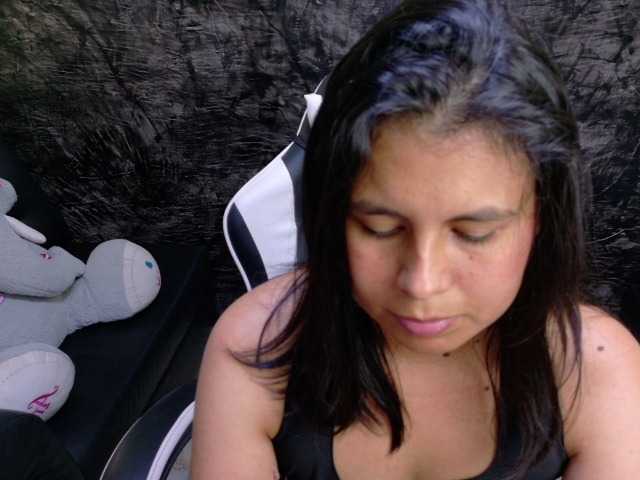 oliviia-love live cam on BongaCams