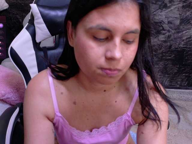 oliviia-love live cam on BongaCams