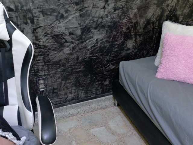oliviia-love live cam on BongaCams