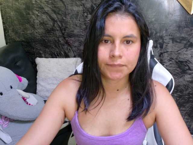 oliviia-love live cam on BongaCams