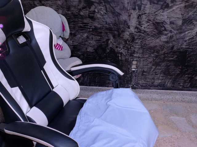 oliviia-love live cam on BongaCams