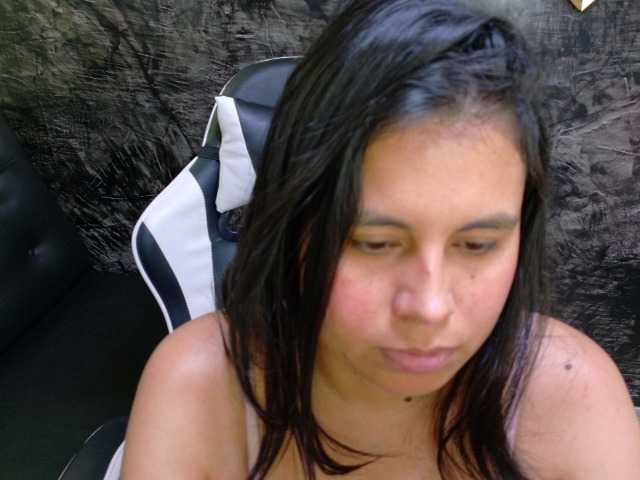 oliviia-love live cam on BongaCams