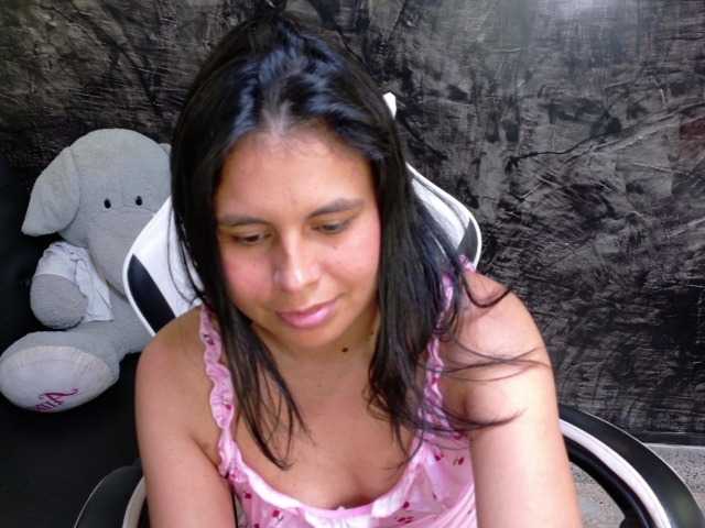 oliviia-love live cam on BongaCams