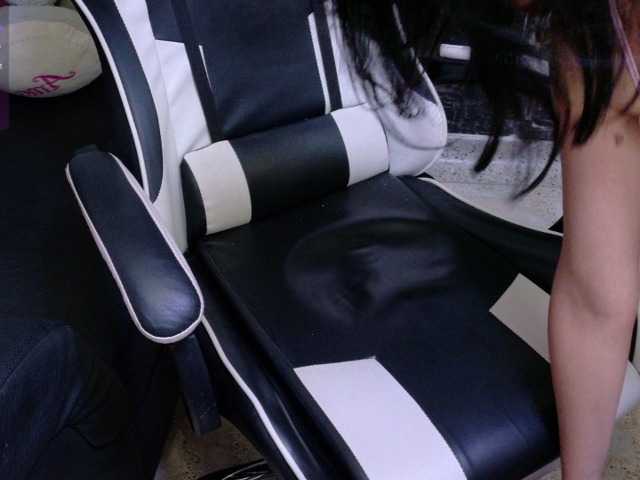 oliviia-love live cam on BongaCams
