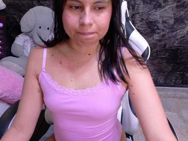 oliviia-love live cam on BongaCams