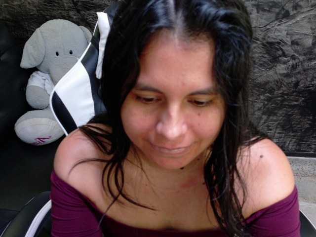 oliviia-love live cam on BongaCams