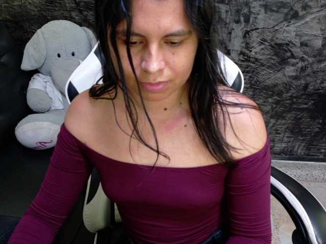 oliviia-love live cam on BongaCams