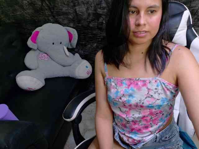 oliviia-love Live Webcam on BongaCams