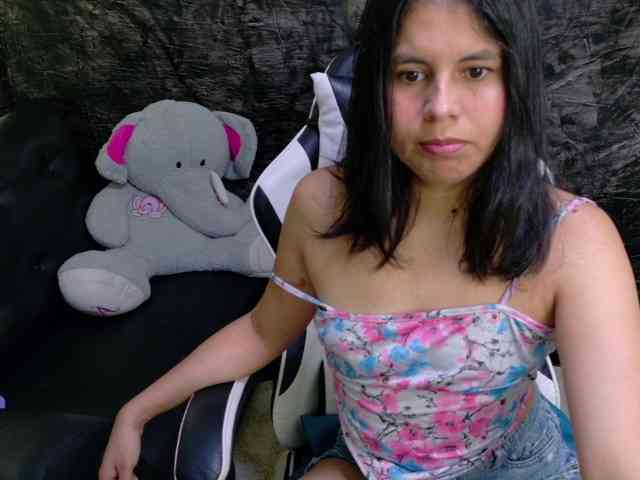 oliviia-love Live Webcam on BongaCams