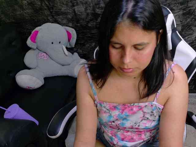 oliviia-love Live Webcam on BongaCams