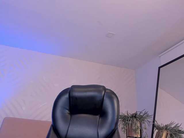 RoxanneHill live cam on BongaCams
