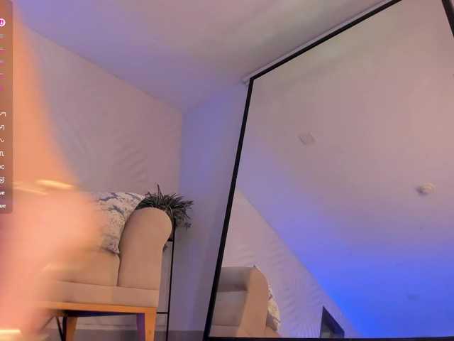 RoxanneHill live webcam show