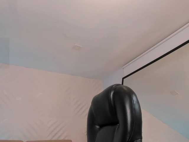 RoxanneHill live cam on BongaCams