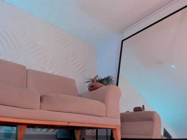 RoxanneHill live cam on BongaCams