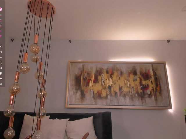 RoxanneHill live cam on BongaCams