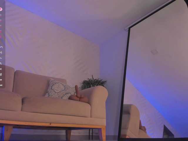 RoxanneHill live webcam show