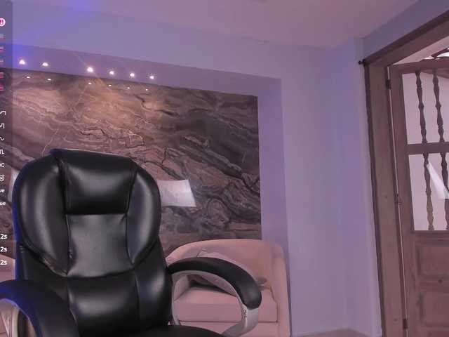 RoxanneHill live webcam show