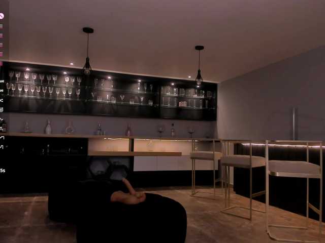 RoxanneHill live cam on BongaCams