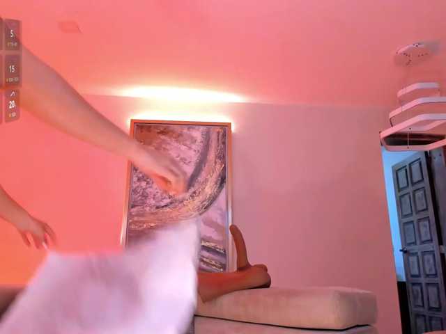 RoxanneHill live cam on BongaCams