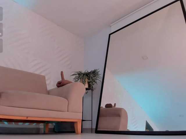 RoxanneHill live cam on BongaCams
