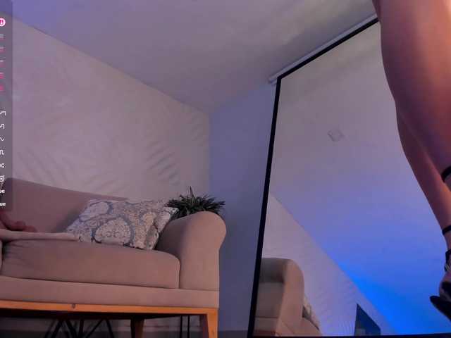 RoxanneHill live webcam show