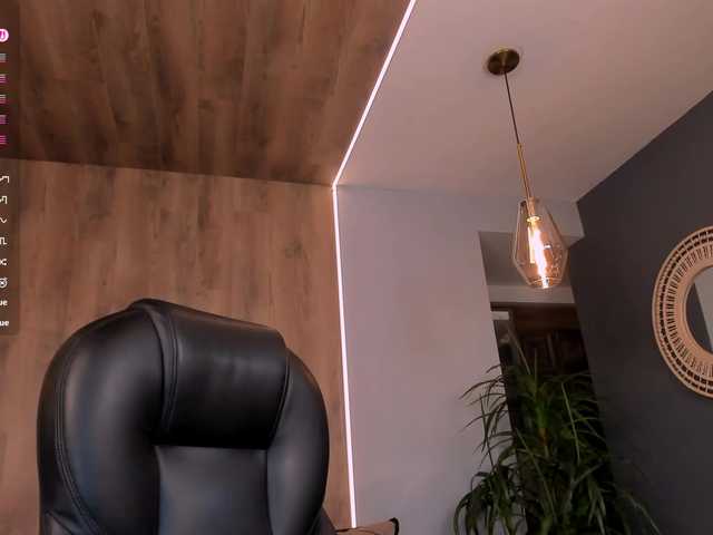RoxanneHill live cam on BongaCams