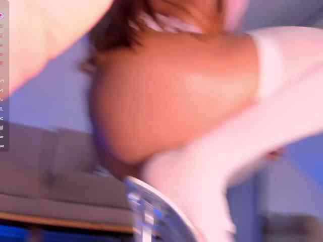 RoxanneHill webcam
