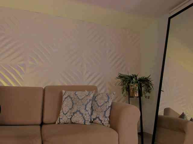 RoxanneHill webcam