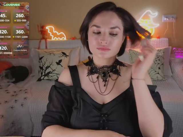 Camilla-One live cam preview