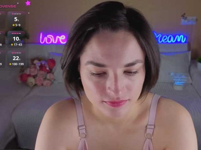 Camilla-One live cam preview