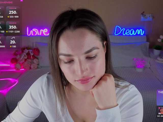 Camilla-One's BongaCams show and profile